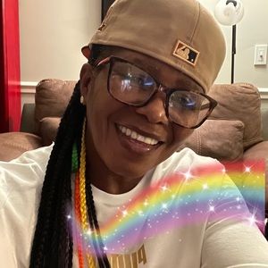 Meet your Posher, Gloria